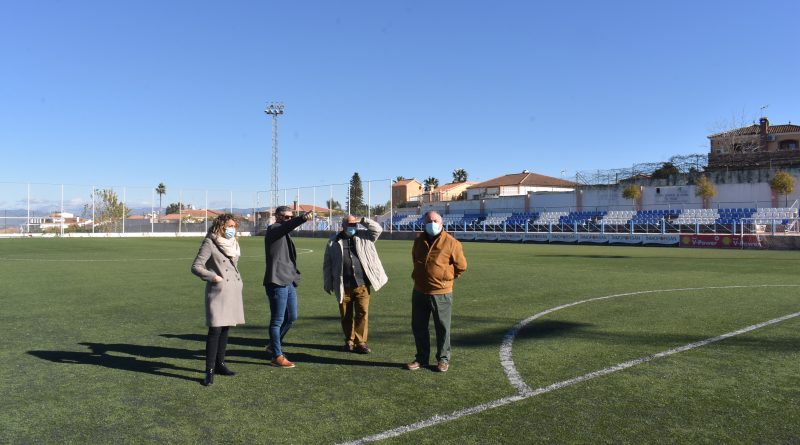 La remodelación del estadio de El Pinar incluirá una nueva cubierta en la grada