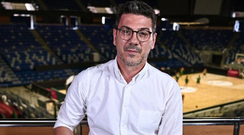 Katsikaris: "Me siento con una gran responsabilidad de recuperar la esencia de lo que significa el Unicaja de Málaga en el baloncesto español y europeo"
