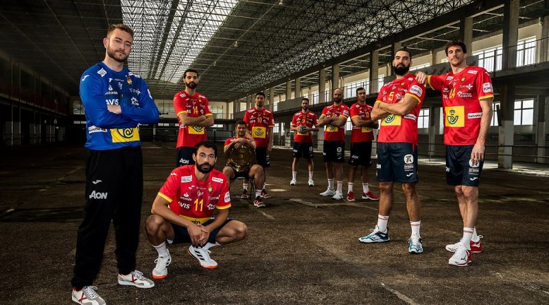 La Selección Española de balonmano prepara el Europeo en Rincón de la Victoria