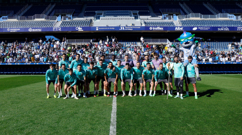 1500 aficionados arropan al Málaga antes de la ‘final’ del domingo