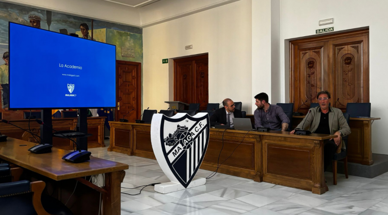 El Málaga CF se reúne con más de 20 clubes de la Axarquía