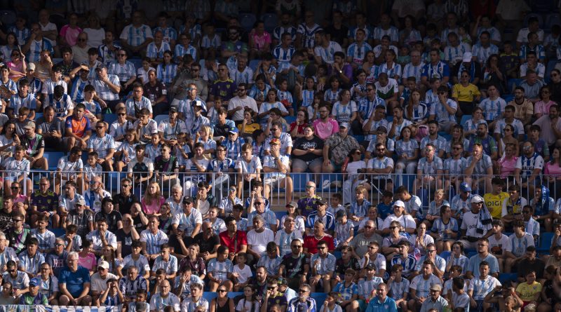 La Liga denuncia un cántico de la afición del Málaga contra el Deportivo