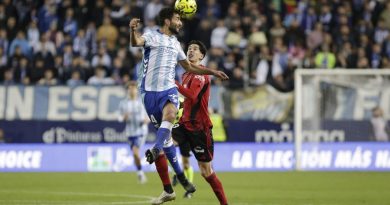 Málaga-Mirandés: Un gol en el descuento de Einar salva el debut de Funes