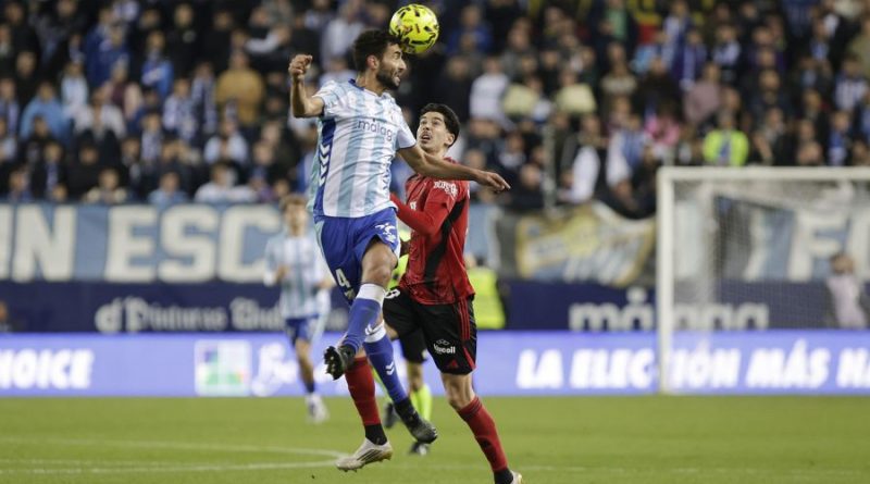 Málaga-Mirandés: Un gol en el descuento de Einar salva el debut de Funes