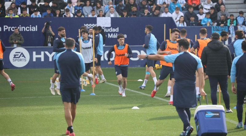 La Rosaleda abre sus puertas al malaguismo en un nuevo entrenamiento navideño