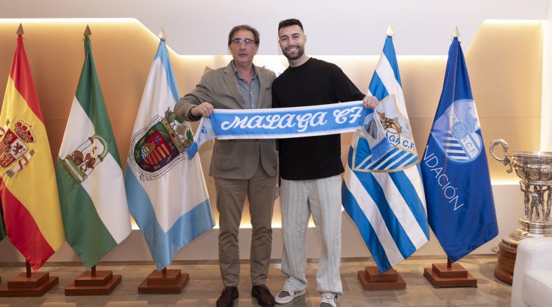 Alex Pastor renueva con el Málaga CF hasta 2028