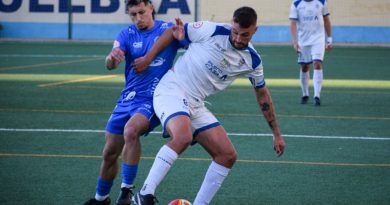 Cristóbal, capitán del Mijas Las Lagunas: "El club crece sin olvidar que es un equipo de barrio, esa es la clave"