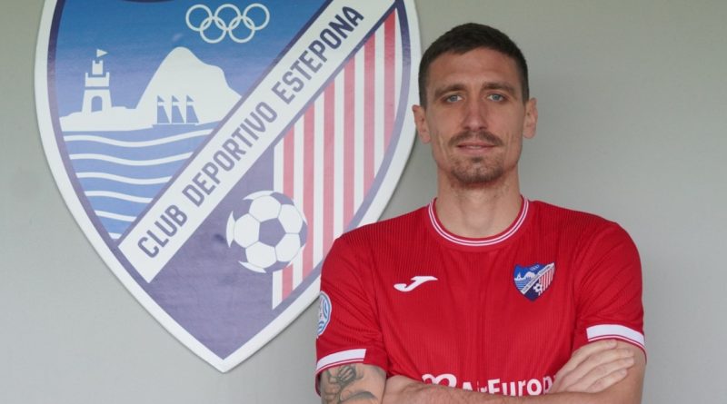 Stefan Scepovic, nuevo jugador del CD Estepona