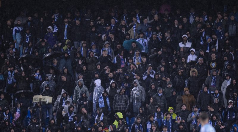 El Málaga recibe una denuncia por insultos de su afición a Pedro Sánchez