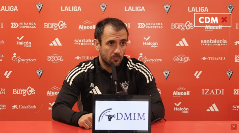 Antxón Muneta: "El Málaga juega como lo que es, un equipo que aspira a subir"