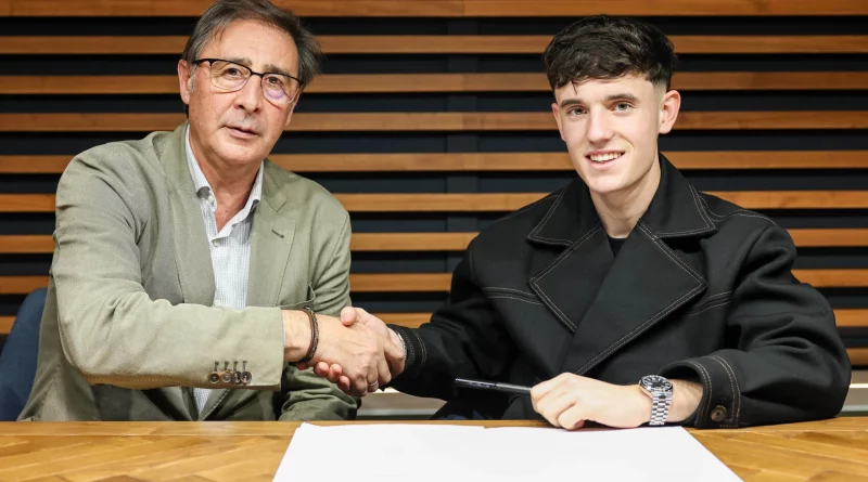 El Málaga CF renueva a Aaron Ochoa hasta 2029