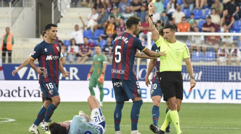 El Málaga-Huesca repite el colegiado de la primera vuelta