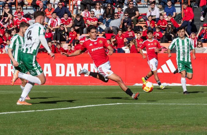 Nástic-Antequera: Un increíble e incalificable gol de Javi Antón da los 3 puntos al Antequera