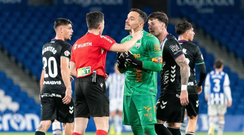 El cuerpo arbitral del desastre en Anoeta repetirá en el Málaga CF - UD Las Palmas