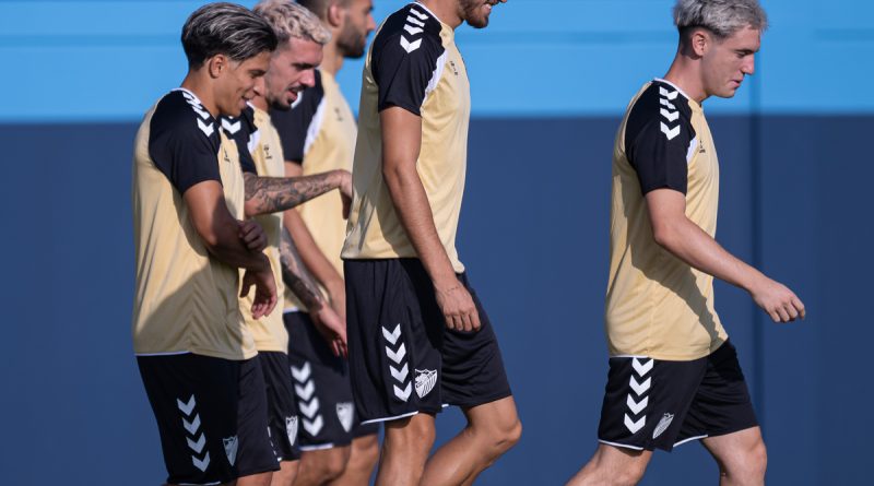Adrián Niño vuelve a los entrenamientos a dos días del Málaga-Levante