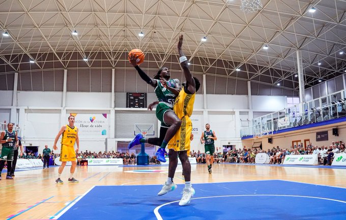 Willy Hernangómez asume galones en la primera cita exigente del Unicaja