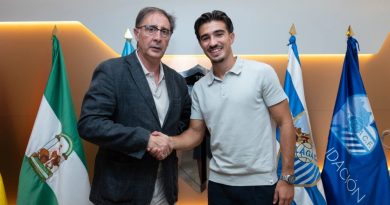 Arriaza, renovado hasta 2028 y cedido al CD Estepona