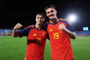 Rafita y Chupe, celebrando la victoria ante Rumanía.