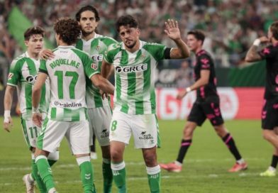 La reacción malaguista no es suficiente ante un gran Betis (2-1)
