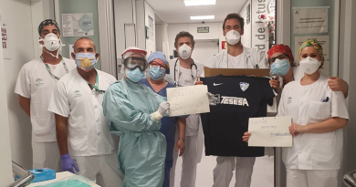Los jugadores y cuerpo técnico del Málaga donan al Hospital Regional