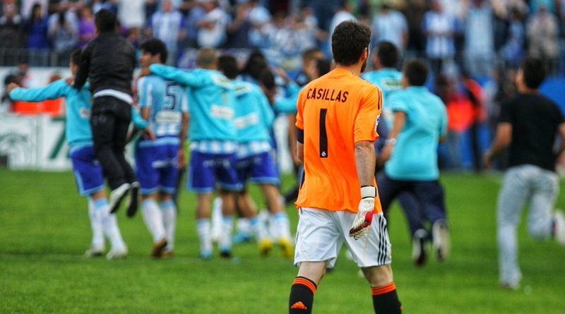 El Málaga se despide de Casillas tras su retirada: "Muchas gracias por todo, genio"