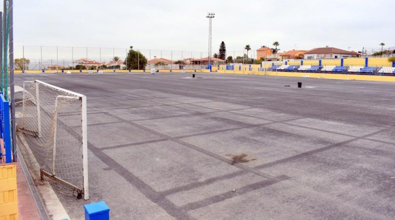 El estadio de fútbol El Pinar renovará su superficie