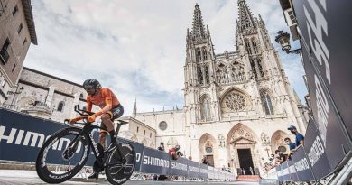 Maté hace historia con Euskaltel en el arranque de su novena Vuelta a España