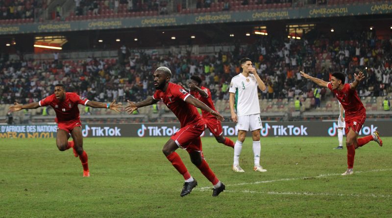 Esteban Orozco, jugador del Antequera, logra un gol histórico en la Copa África que derrota a la campeona