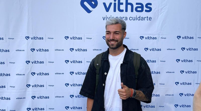 Álex Pastor llega a La Rosaleda para firmar por el Málaga CF