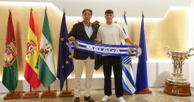 El Málaga se quita un peso de encima: Izan Merino, renovado hasta 2027