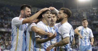 El Málaga se desata y brinda con La Rosaleda por un 2024 inolvidable