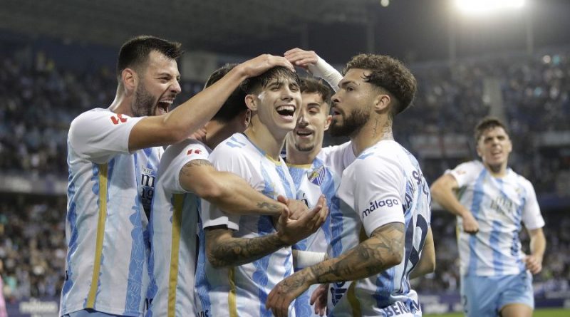 El Málaga se desata y brinda con La Rosaleda por un 2024 inolvidable