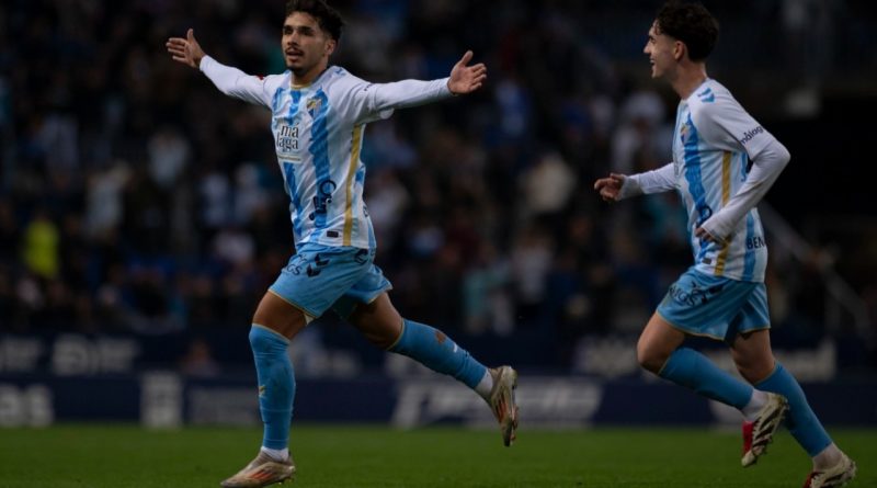 Kevin Medina, un gol de falta 1354 días después