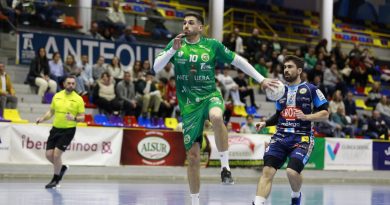 Los Dólmenes Antequera se impone en el derbi a diez segundos del final