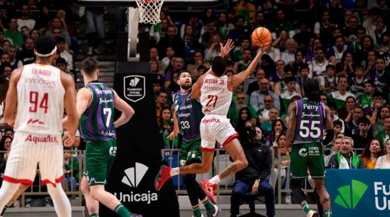 Unicaja celebra en el Carpena a pesar de las pérdidas y Alston Jr.