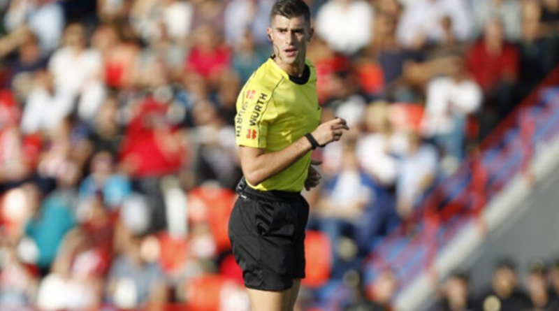 Álvaro Moreno Aragón, designado para dirigir el Albacete-Málaga CF