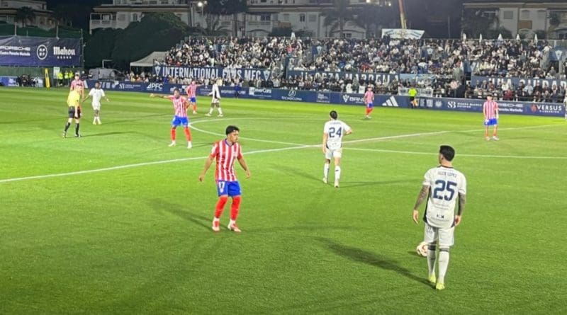 El Marbella vence con solvencia y se aferra a la permanencia