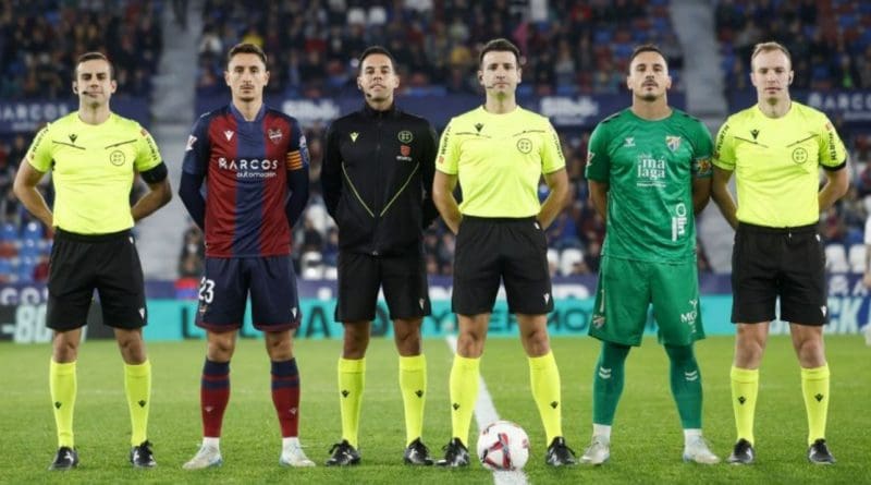 Cid Camacho, designado para arbitrar el derbi entre Málaga y Granada