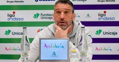 Ibon Navarro, sobre las quejas arbitrales: "Me preocupo de Unicaja, no de Tenerife"