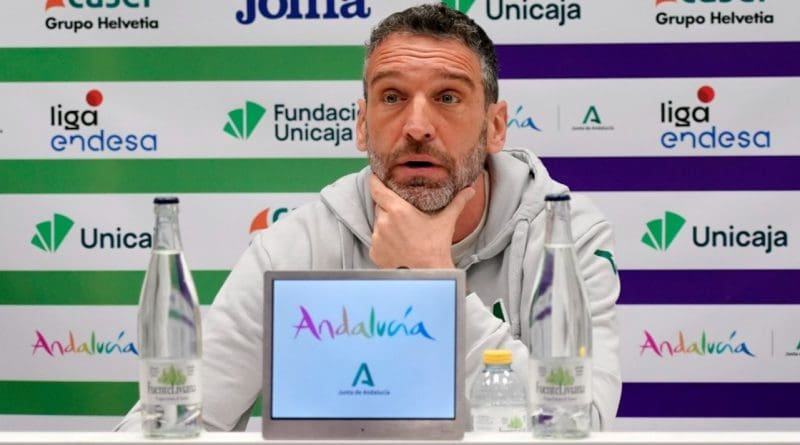 Ibon Navarro, sobre las quejas arbitrales: "Me preocupo de Unicaja, no de Tenerife"