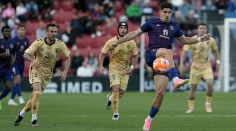 Paso atrás en Elda: sin juego, sin intensidad y con uno menos
