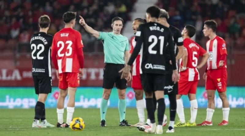 El colegiado vizcaíno será el encargado de impartir justicia en un partido del Málaga por primera vez esta temporada 