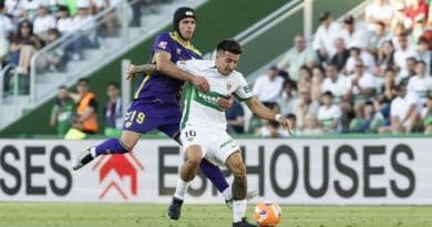 El Elche devuelve al Málaga a su gris realidad