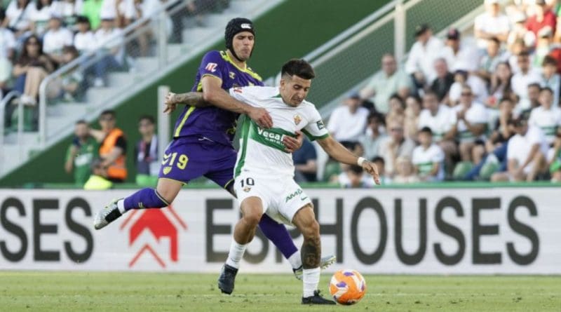 El Elche devuelve al Málaga a su gris realidad