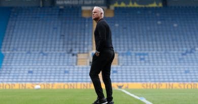 El Málaga fracasa en su expedición a Oxford