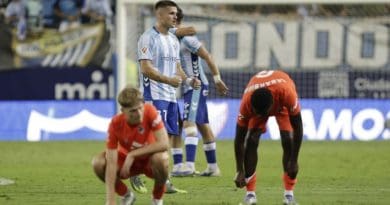 Un golazo de chilena de Rafa da la primera victoria al Málaga CF
