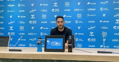 Víctor García: « El Cádiz tiene un equipazo pero aquí en La Rosaleda le costará mucho hacer su juego»