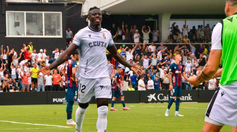 El Huesca concedió los tres puntos al Ceuta antes de recibir al Málaga