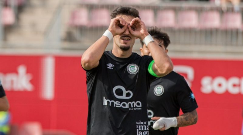 Álex Camacho: "Estoy muy cómodo y muy feliz en el Juventud de Torremolinos"