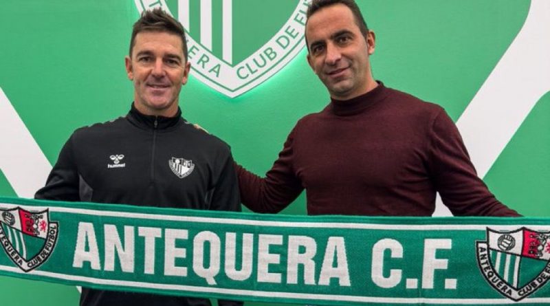 Abraham Paz es el elegido para ocupar el banquillo del Antequera CF